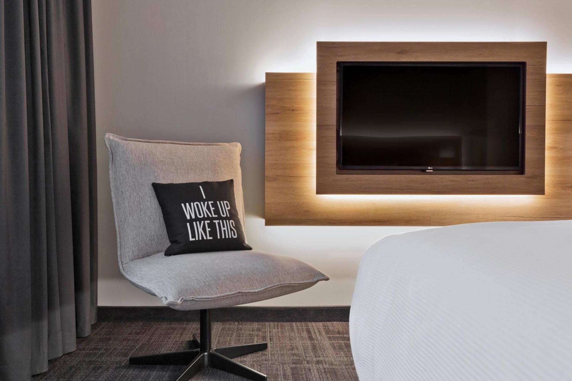 Moxy Double Room