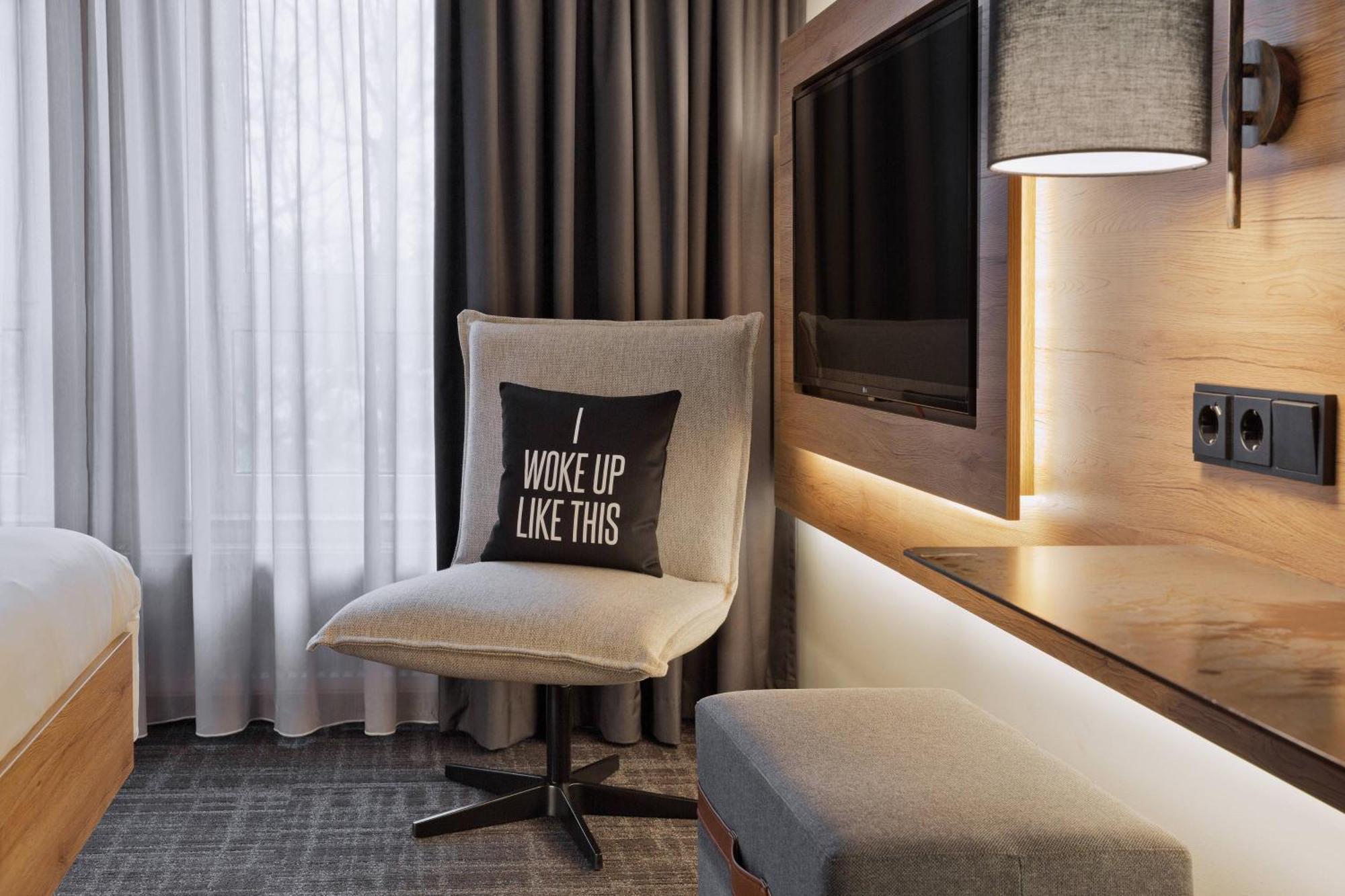 Moxy Double Room
